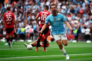 Manchester City win against Manchester United in a penalty shootout to take the Community Shield.